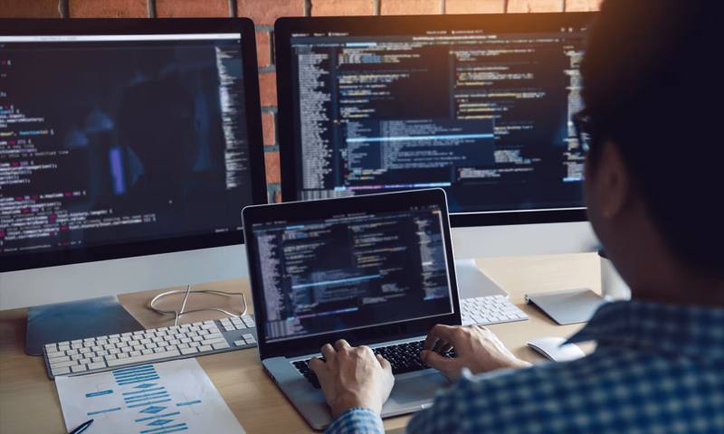 数据科学选型：R与Python如何赋能大渡口区网站建设？